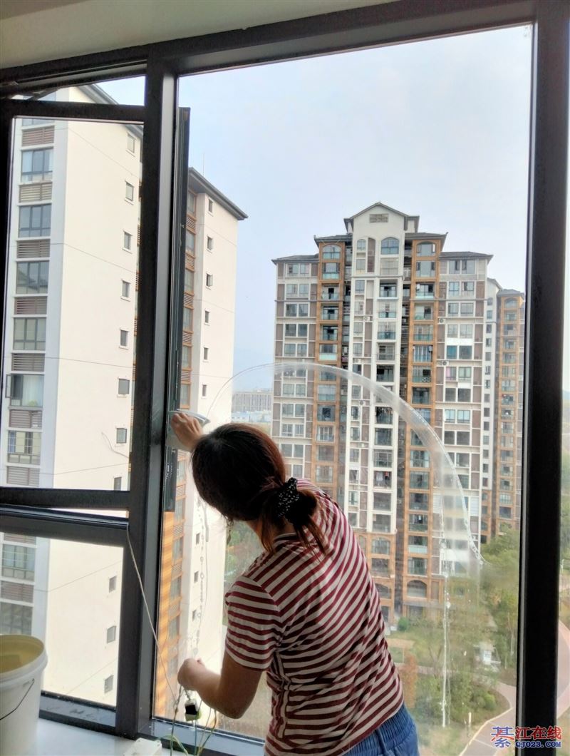 专业家政保洁贴心守护,深圳洁净生活选清新家园